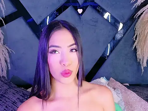 KylieWhitee online show from 04-08-26, 11:55