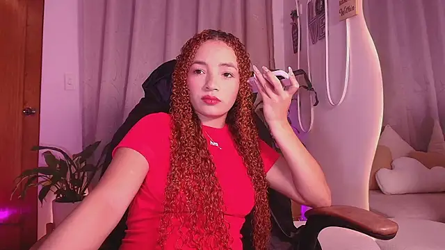 Snapshot of _lindapynk_ chatting on 02-15-26, 12:44 lindapynk online show from 02-15-26, 12:44