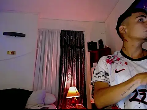 Snapshot of tiancam chatting on 02-05-26, 01:45 tiancam online show from 02-05-26, 01:45