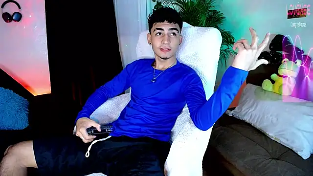 Snapshot of tiancam chatting on 05-27-26, 12:42 tiancam online show from 05-27-26, 12:42