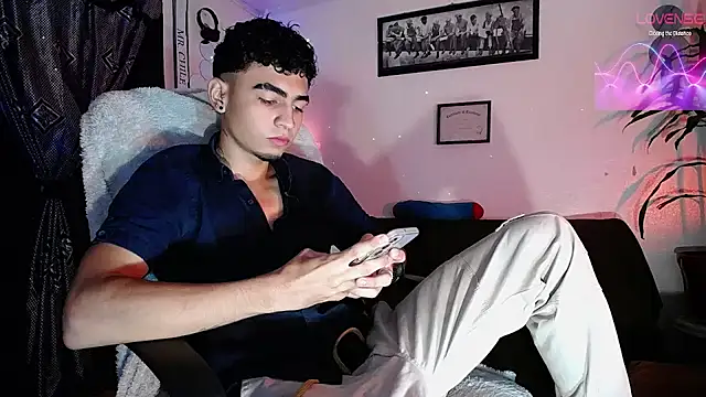 Snapshot of tiancam chatting on 04-19-26, 02:23 tiancam online show from 04-19-26, 02:23