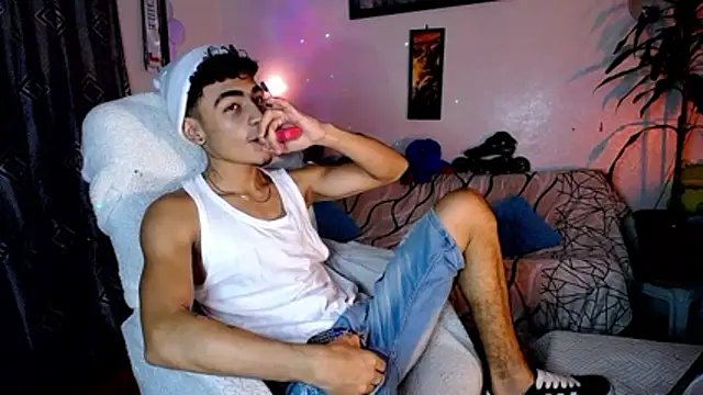 Snapshot of tiancam chatting on 05-15-26, 12:52 tiancam online show from 05-15-26, 12:52