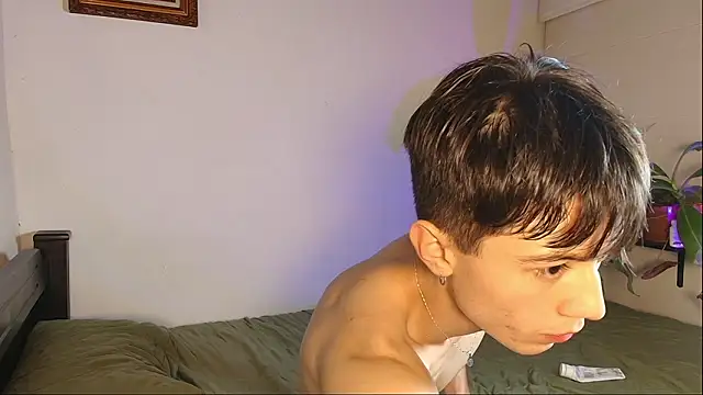 Snapshot of slowburnmystic chatting on 02-05-26, 09:32 slowburnmystic online show from 02-05-26, 09:32