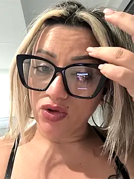 NinaRicci1518 online show from 03-28-26, 12:33