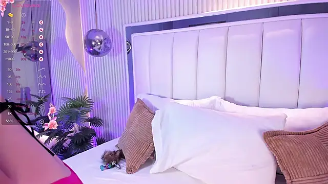 Snapshot of ViolettaColinss chatting on 02-23-26, 11:33 ViolettaColinss online show from 02-23-26, 11:33