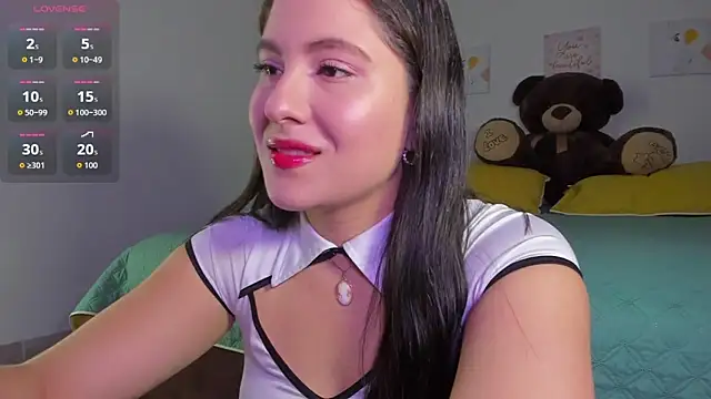 Snapshot of Alessandra_01 chatting on 02-03-26, 11:04 Alessandra 01 online show from 02-03-26, 11:04