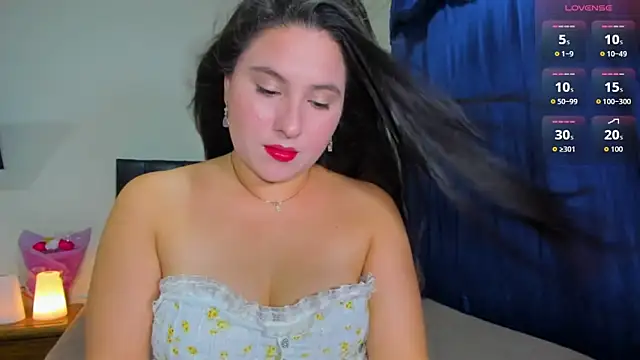 Snapshot of Alessandra_01 chatting on 07-24-26, 03:46 Alessandra 01 online show from 07-24-26, 03:46