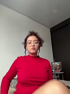 Snapshot of kittysophie_ chatting on 02-14-26, 12:27 kittysophie online show from 02-14-26, 12:27