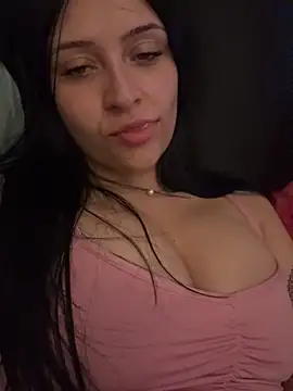 Snapshot of c00chi3Qu33n chatting on 06-15-26, 06:35 c00chi3Qu33n online show from 06-15-26, 06:35