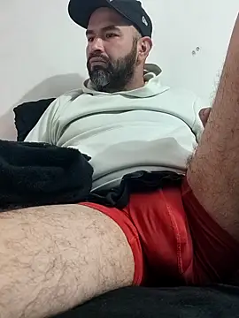 Snapshot of hairyandbigmann chatting on 02-10-26, 02:21 hairyandbigmann online show from 02-10-26, 02:21