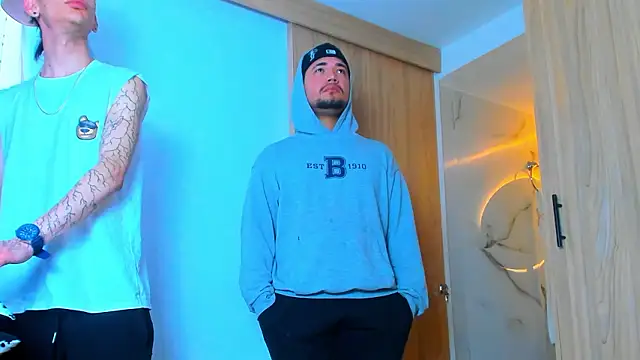 Snapshot of TheBatMansion chatting on 02-15-26, 07:57 TheBatMansion online show from 02-15-26, 07:57