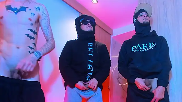 Snapshot of TheBatMansion chatting on 02-01-26, 11:30 TheBatMansion online show from 02-01-26, 11:30