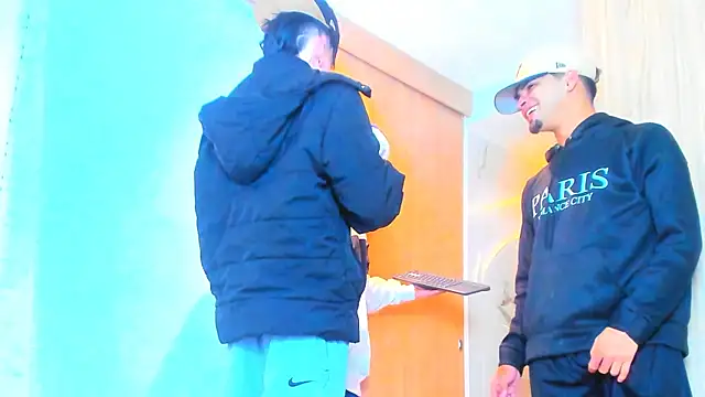 Snapshot of TheBatMansion chatting on 02-12-26, 07:41 TheBatMansion online show from 02-12-26, 07:41