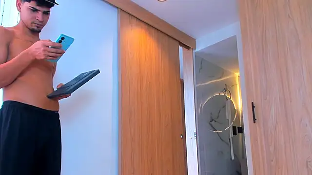 Snapshot of TheBatMansion chatting on 02-10-26, 04:17 TheBatMansion online show from 02-10-26, 04:17