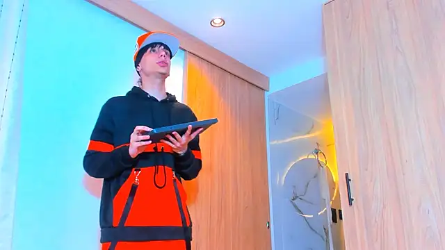 Snapshot of TheBatMansion chatting on 02-06-26, 10:28 TheBatMansion online show from 02-06-26, 10:28