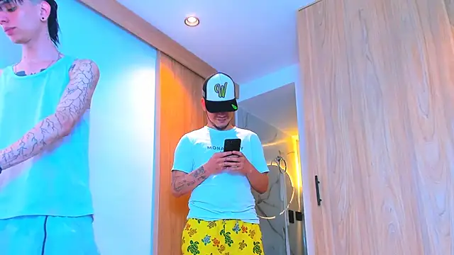 Snapshot of TheBatMansion chatting on 02-08-26, 09:12 TheBatMansion online show from 02-08-26, 09:12