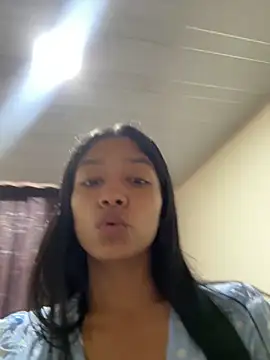 Snapshot of Vinaaly_ chatting on 06-03-26, 10:36 Vinaaly online show from 06-03-26, 10:36