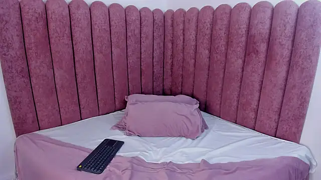 Snapshot of Zoe_Banx chatting on 02-01-26, 03:27 Zoe Banx online show from 02-01-26, 03:27