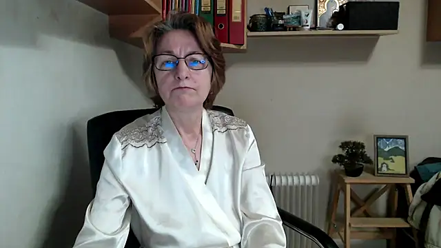 katemodel online show from 04-23-26, 06:42