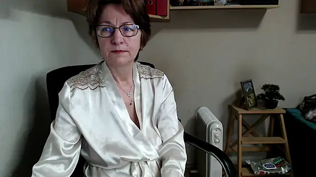 katemodel online show from 02-18-26, 07:49