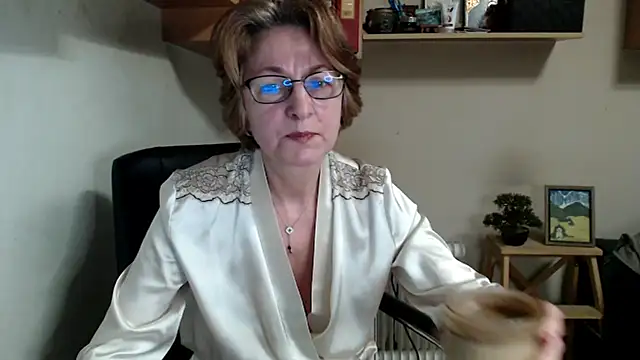 katemodel online show from 04-15-26, 06:19