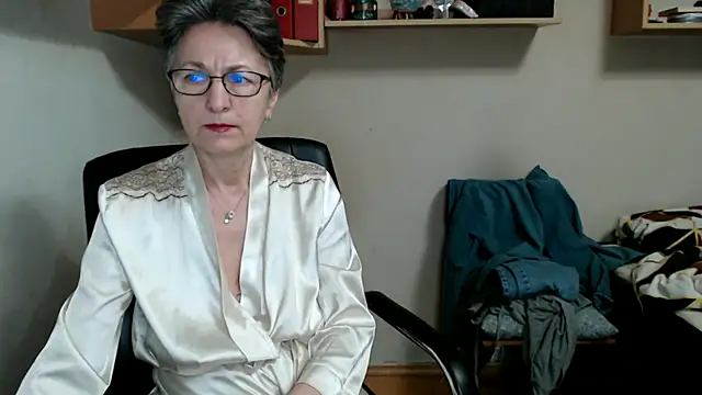 katemodel online show from 11-14-25, 05:55