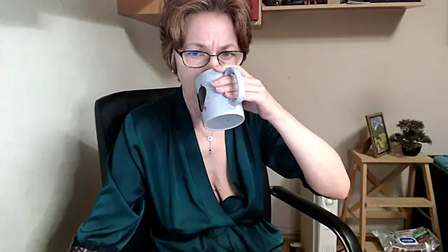 katemodel online show from 02-15-26, 07:42