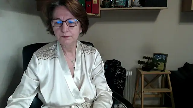 katemodel online show from 06-03-26, 06:58