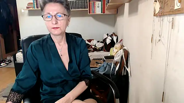katemodel online show from 10-02-25, 05:11