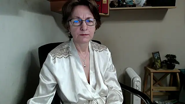 katemodel online show from 02-17-26, 07:38