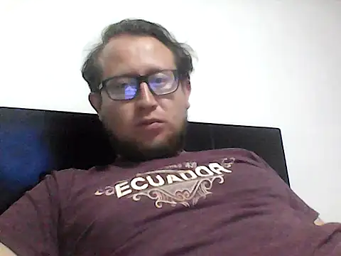 Snapshot of Ecuhot8976 chatting on 02-12-26, 02:22 Ecuhot8976 online show from 02-12-26, 02:22