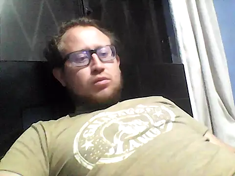 Snapshot of Ecuhot8976 chatting on 02-20-26, 03:36 Ecuhot8976 online show from 02-20-26, 03:36
