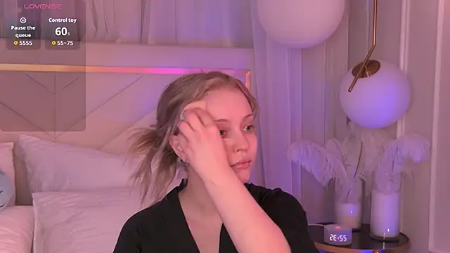 MollyHilton online show from 03-06-26, 06:36