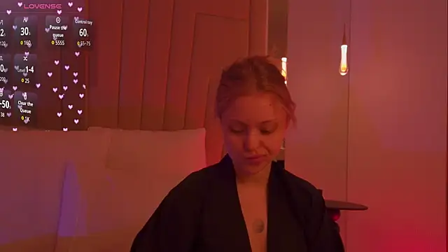 MollyHilton online show from 04-11-26, 06:22