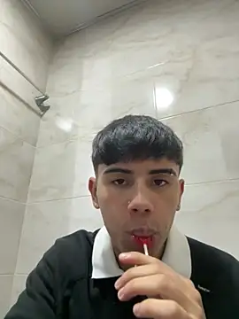 Snapshot of Drack_Boss chatting on 05-23-26, 04:44 Drack Boss online show from 05-23-26, 04:44