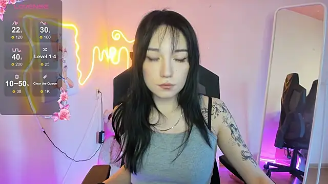 Snapshot of AliceeinWonderlanddd chatting on 02-22-26, 02:36 AliceeinWonderlanddd online show from 02-22-26, 02:36