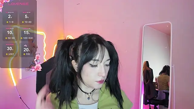 Snapshot of AliceeinWonderlanddd chatting on 02-08-26, 02:42 AliceeinWonderlanddd online show from 02-08-26, 02:42