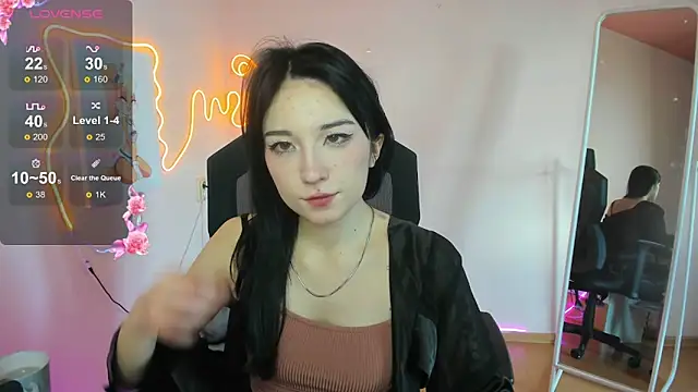 Snapshot of AliceeinWonderlanddd chatting on 02-19-26, 02:52 AliceeinWonderlanddd online show from 02-19-26, 02:52