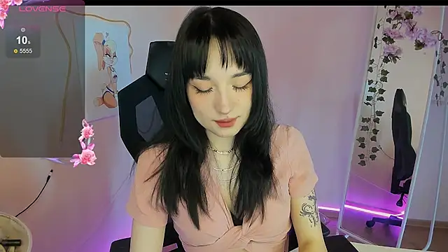 AliceeinWonderlanddd online show from 04-20-26, 03:09