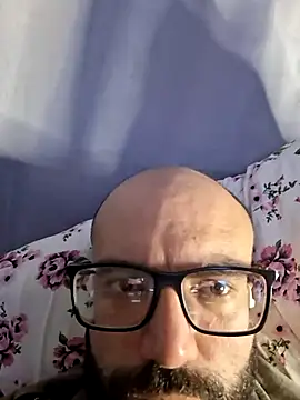Snapshot of Robsonitj90 chatting on 05-28-26, 10:00 Robsonitj90 online show from 05-28-26, 10:00