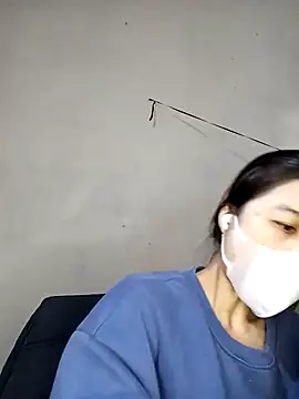 Daisy-lusia2026 online show from 04-13-26, 02:21