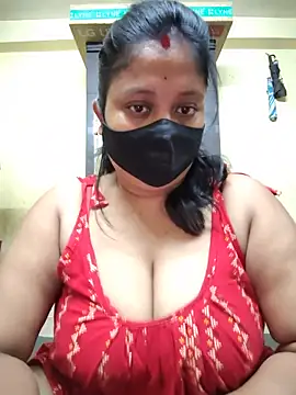 Snapshot of Curvy_Trisha chatting on 06-07-26, 04:45 Curvy Trisha online show from 06-07-26, 04:45