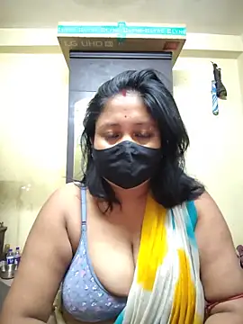 Snapshot of Curvy_Trisha chatting on 05-31-26, 03:07 Curvy Trisha online show from 05-31-26, 03:07