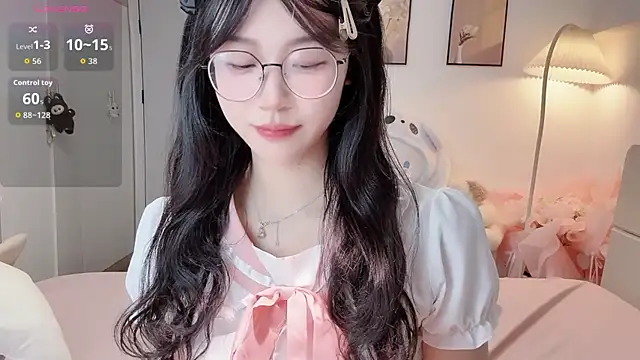 Snapshot of Luminous4173 chatting on 07-17-26, 01:19 Luminous4173 online show from 07-17-26, 01:19