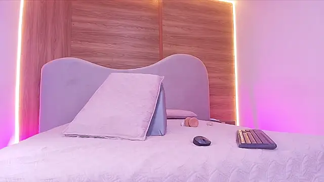 shaina adams online show from 03-04-26, 12:02