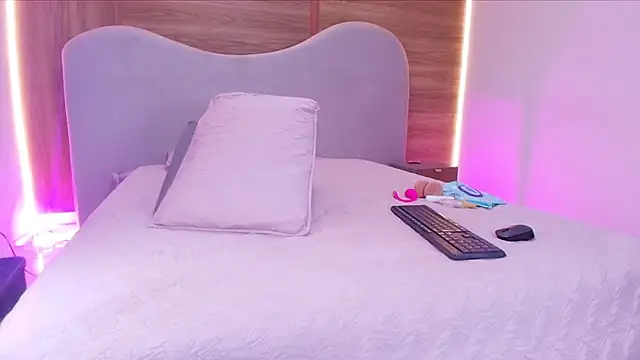 shaina adams online show from 02-28-26, 12:05