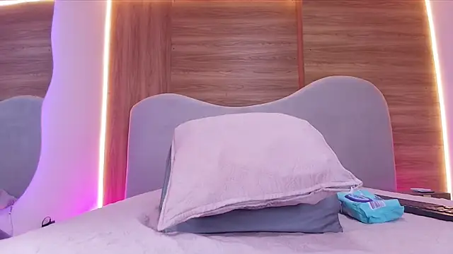 shaina adams online show from 02-24-26, 12:06