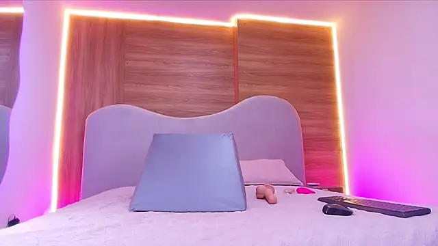 shaina adams online show from 02-27-26, 12:05