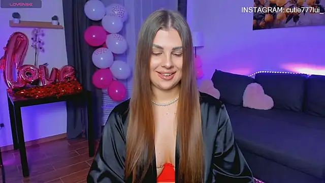 Snapshot of CutieLui_ chatting on 02-10-26, 06:07 CutieLui online show from 02-10-26, 06:07