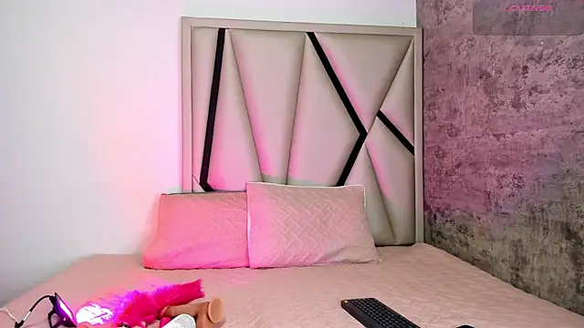 Snapshot of AyshelDoll1 chatting on 02-28-26, 11:43 AyshelDoll1 online show from 02-28-26, 11:43